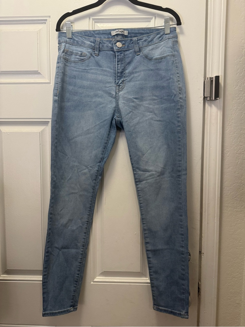 refuge Light Wash Skinny Jeans - Pale Blue Denim 0326